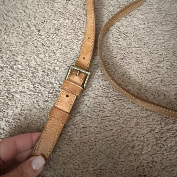 Authentic Louis Vuitton Brown Monogram Crossbody Bag - Picture 3 of 10